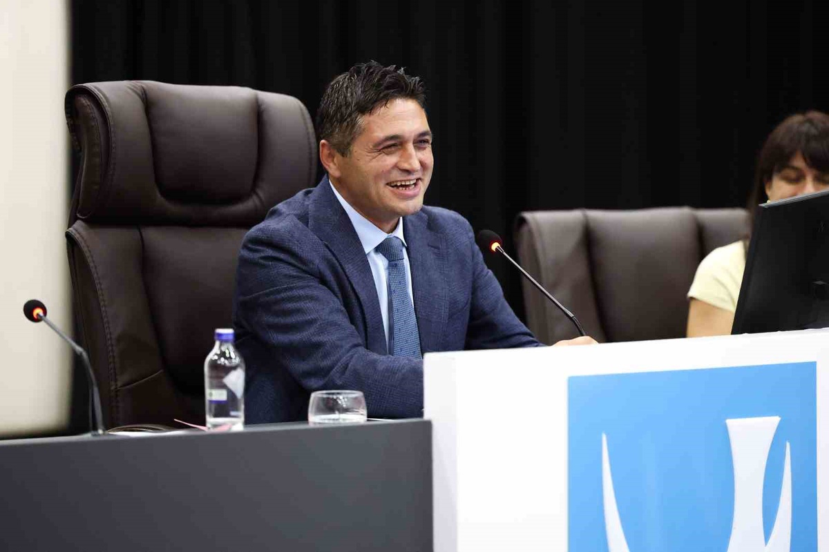 Başkan Serkan Acar: "Ben şehrimi seviyorum. Cemil başkan’a başarılar diliyorum"