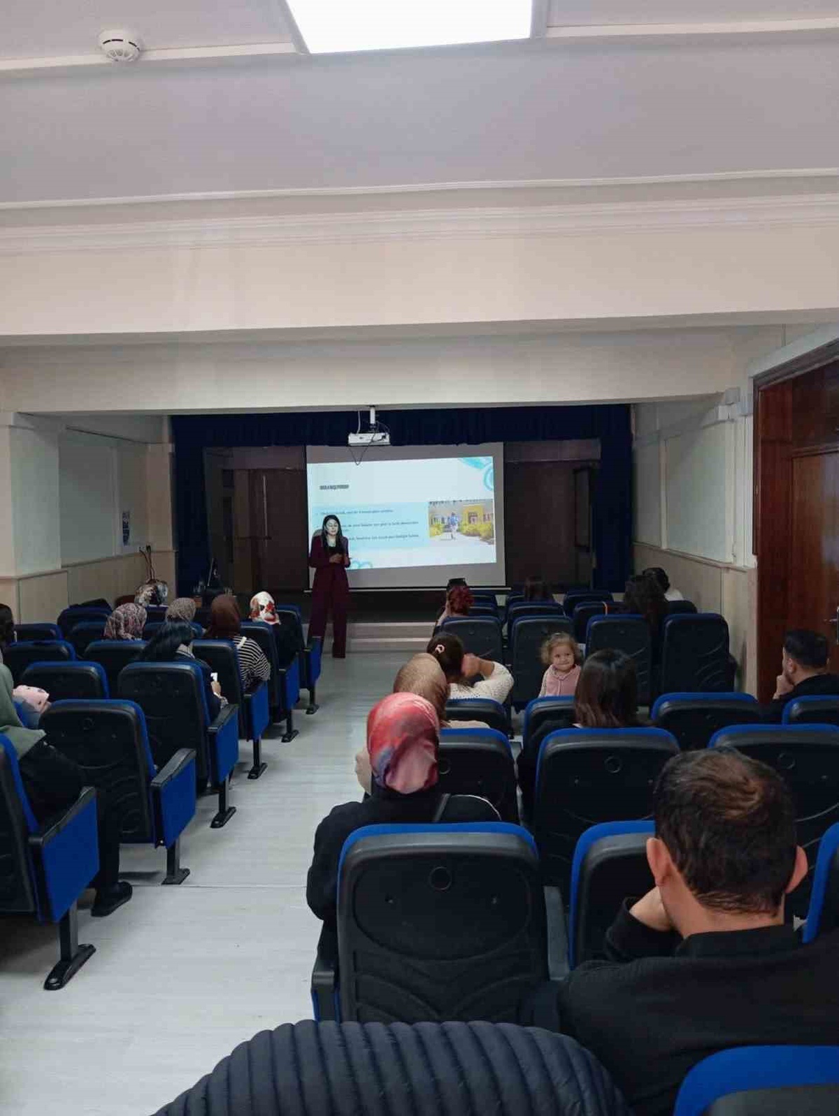 Bilecik\'te ilkokul velilerine okul ve aile iş birliği eğitimi verildi