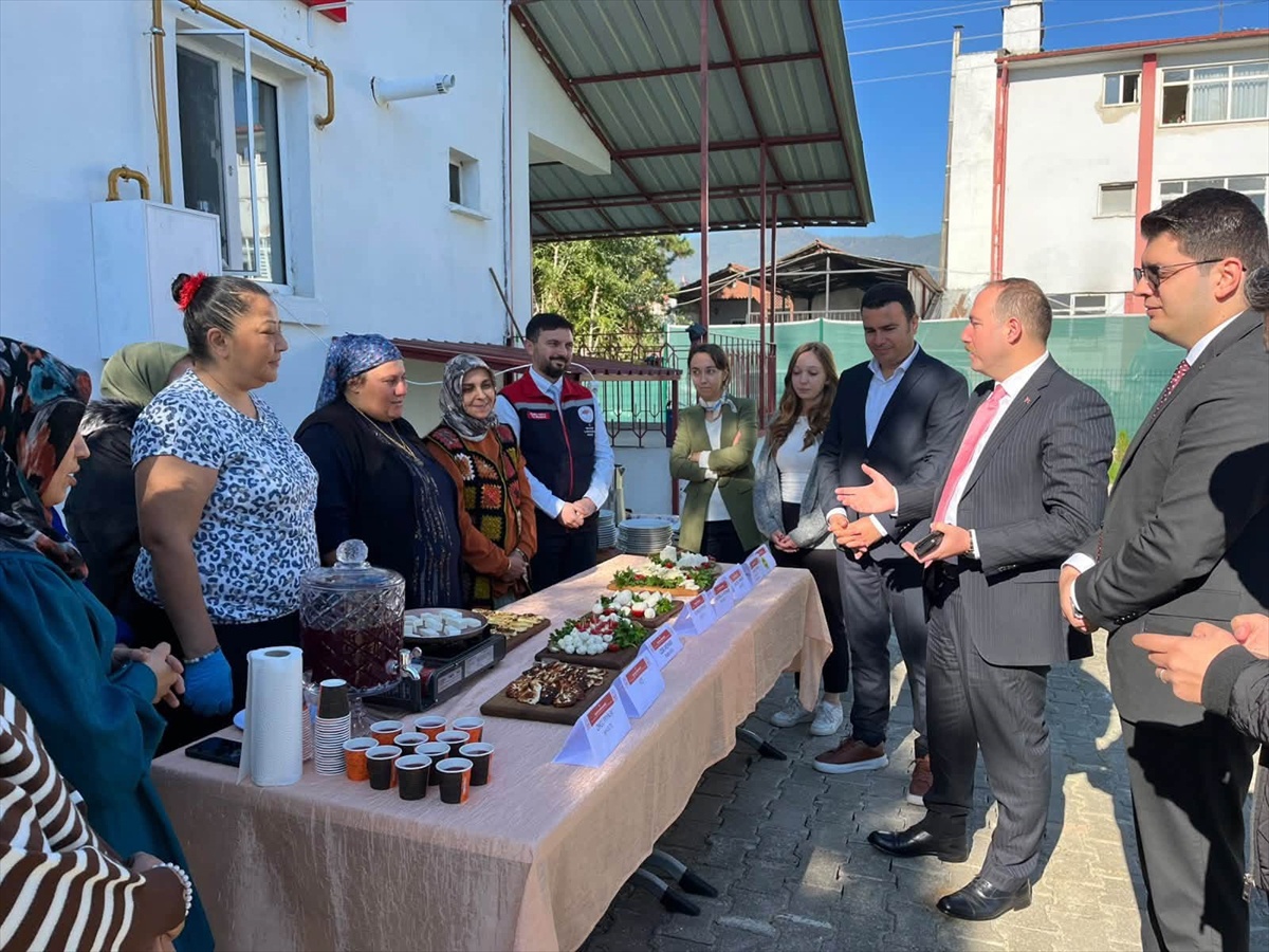 Bolu Mengen\'de sağım hijyeni eğitimini tamamlayan 13 kursiyer sertifikalarını aldı