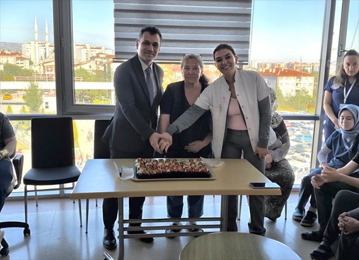 Eskişehir\'de palyatif bakım servisleri ziyaret edildi, personele hediye verildi