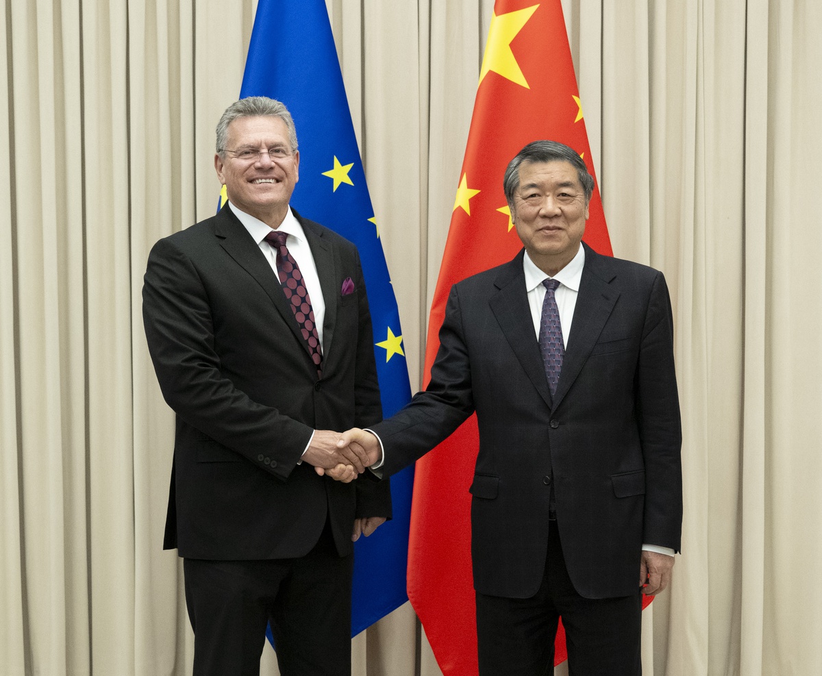 He Lifeng ile Sefcovic Beijing\'de ekonomik ve ticari ilişkileri görüştü