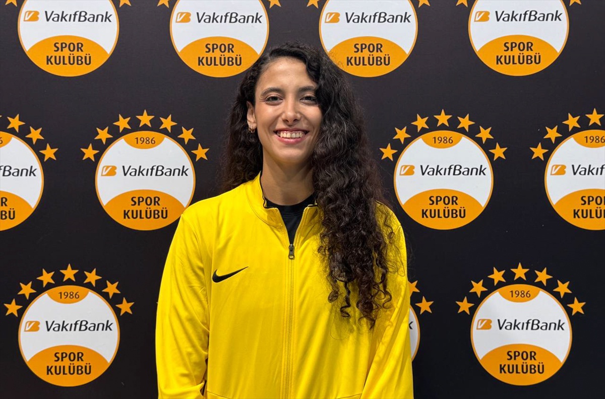 Deniz Uyanık, A Milli Kadın Voleybol Takımı\'yla yazını iki altın madalyayla kapattı