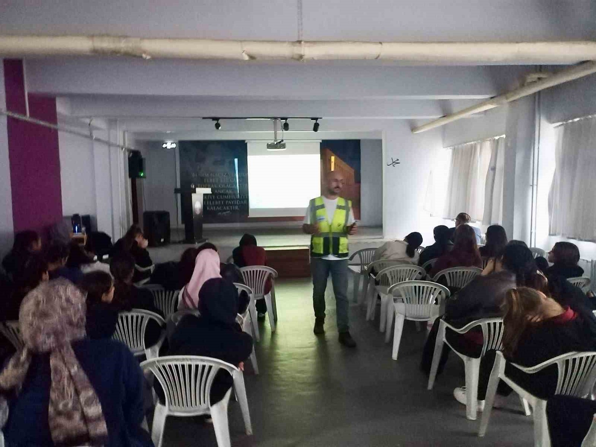 Düzce Milli Eğitim Müdürlüğü Nene Hatun MTAL öğrencilerine iş güvenliği eğitimi verdi