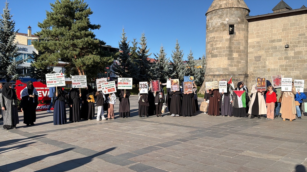 Erzurum\'da sağlık çalışanları Gazze için 152. haftada da sessiz yürüdü