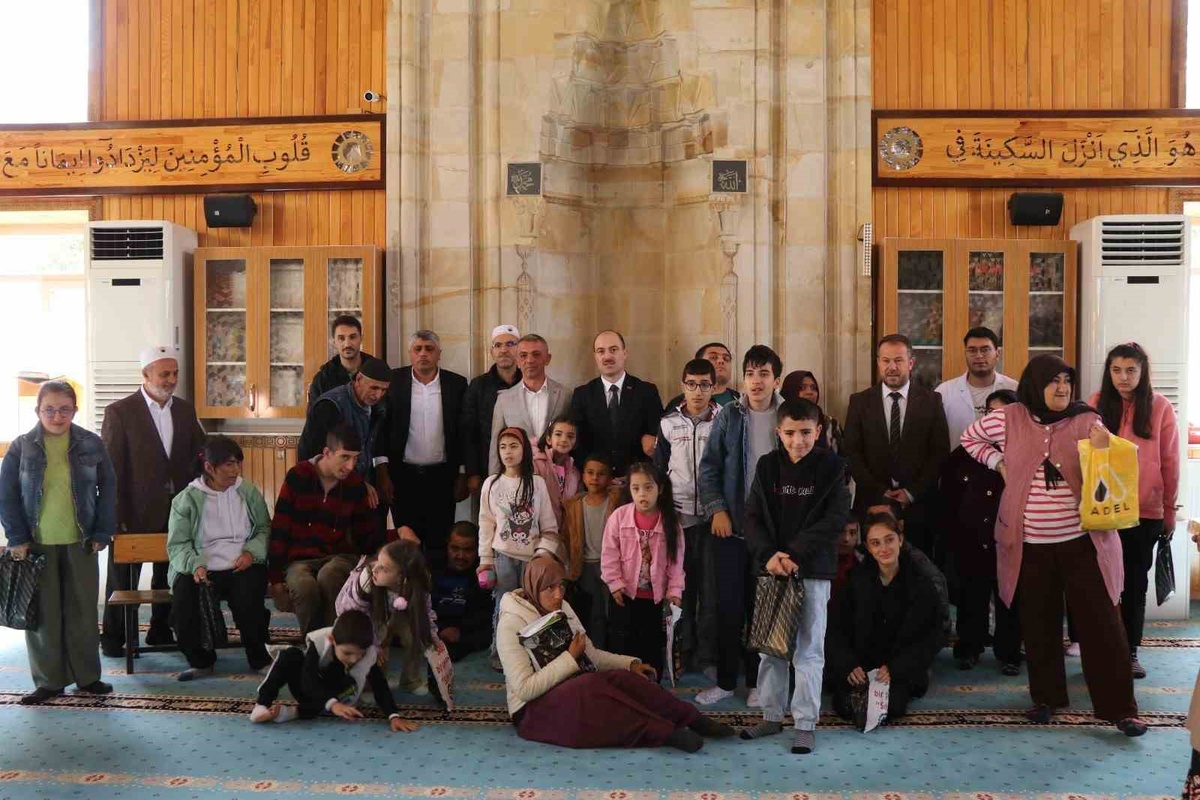 Erzurum Oltu\'da özel ihtiyaçlı öğrenciler için engelsiz cami buluşması düzenlendi