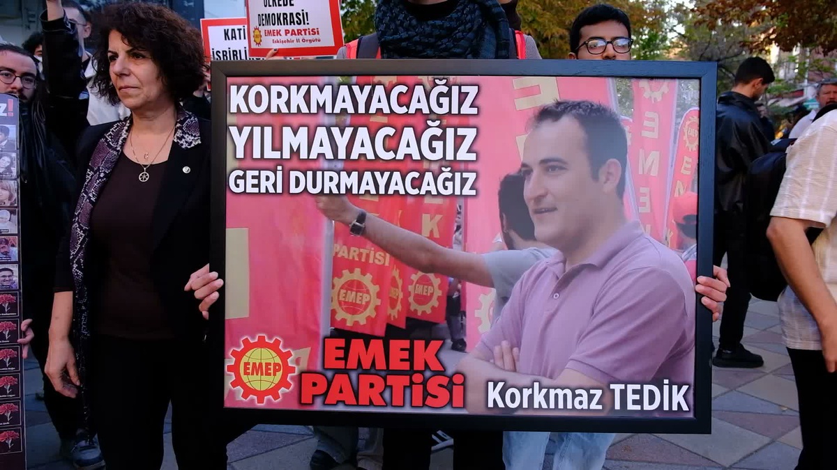 Eskişehir\'de 10 Ekim katliamının 11. yılında 104 kişi yürüyüşle anıldı