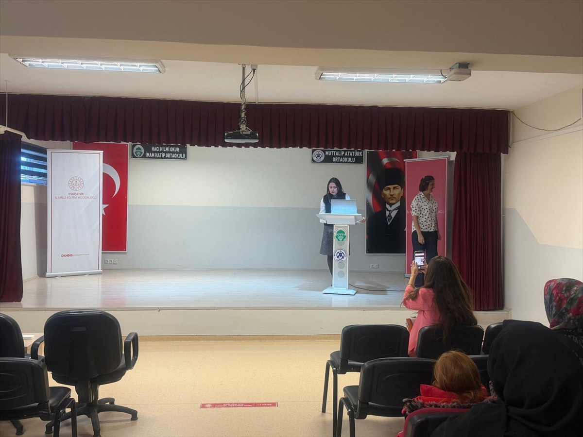 Eskişehir\'de iki okul velisine benlik saygısı semineri verildi