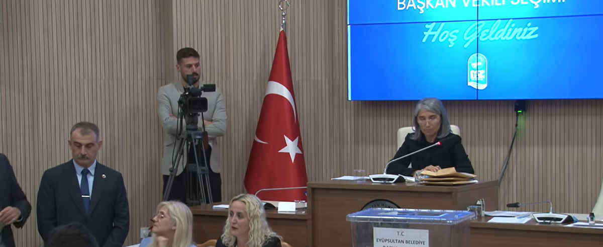 Eyüpsultan Belediyesi\'nde başkan vekilliğini 4. turda 19 oyla Cafer Parlak kazandı