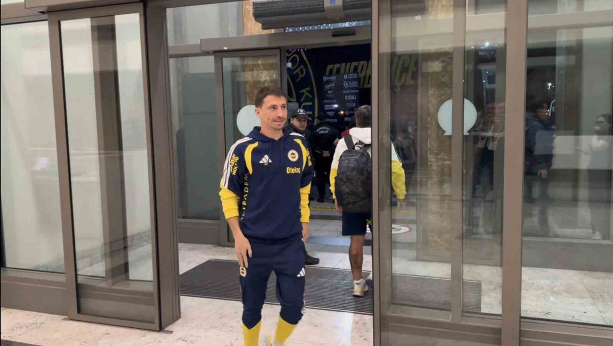 Fenerbahçe, deplasmanda Çaykur Rizespor\'u 3-0 yenerek puanını 13\'e yükseltti