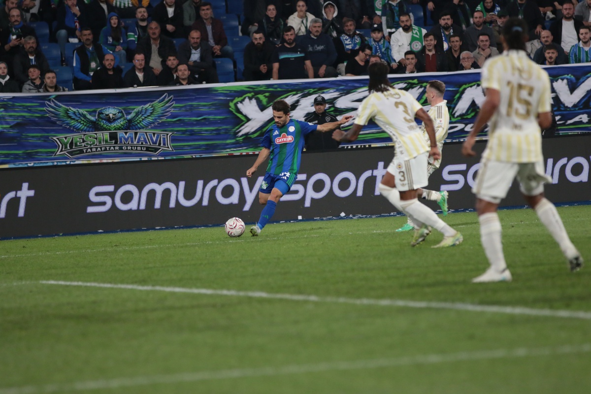 Fenerbahçe, Çaykur Rizespor\'u Asensio, İrfan Can ve Oğuz\'un golleriyle 3-0 yendi