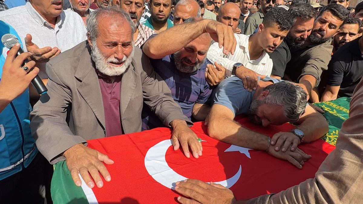 Batan gemide ölen Mustafa Demir\'in cenazesi 40 gün sonra Hatay Reyhanlı\'da defnedildi