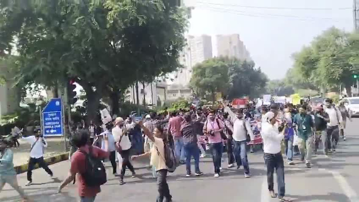 Yeni Delhi\'de seçim protestosunda CJP kurucusu dahil binlerce kişi gözaltına alındı