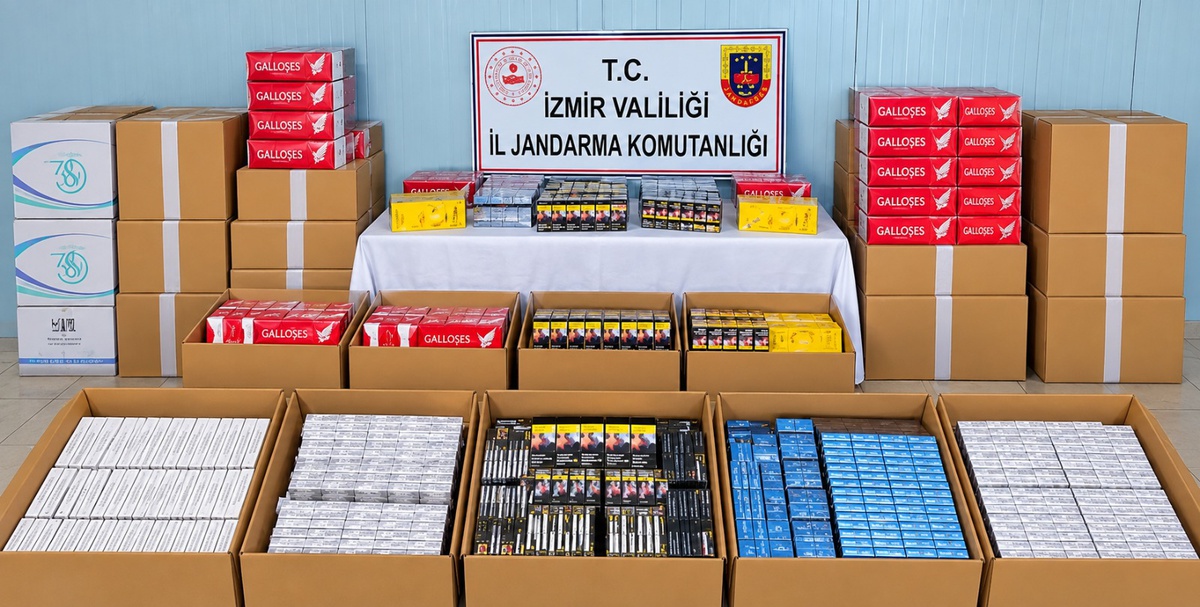 Torbalı\'da iş yerine düzenlenen operasyonda 27 bin paket kaçak sigara ele geçirildi