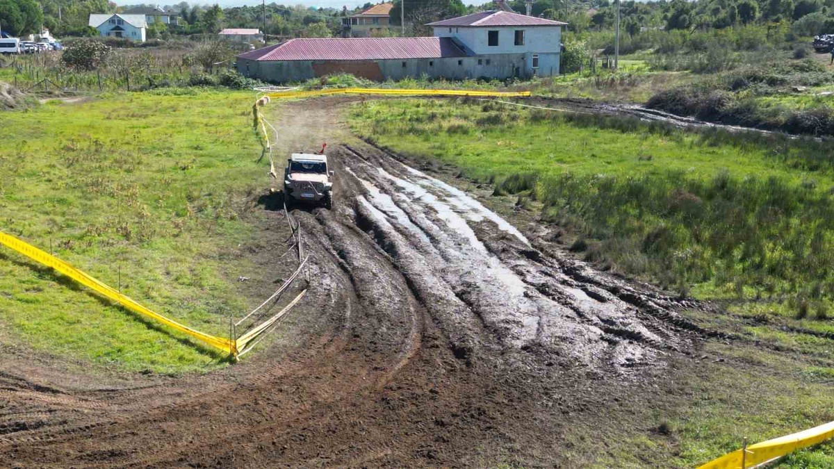 Sakarya Karasu\'da off-road finali 50 sporcuyla 47 kilometrelik parkurda sürdü