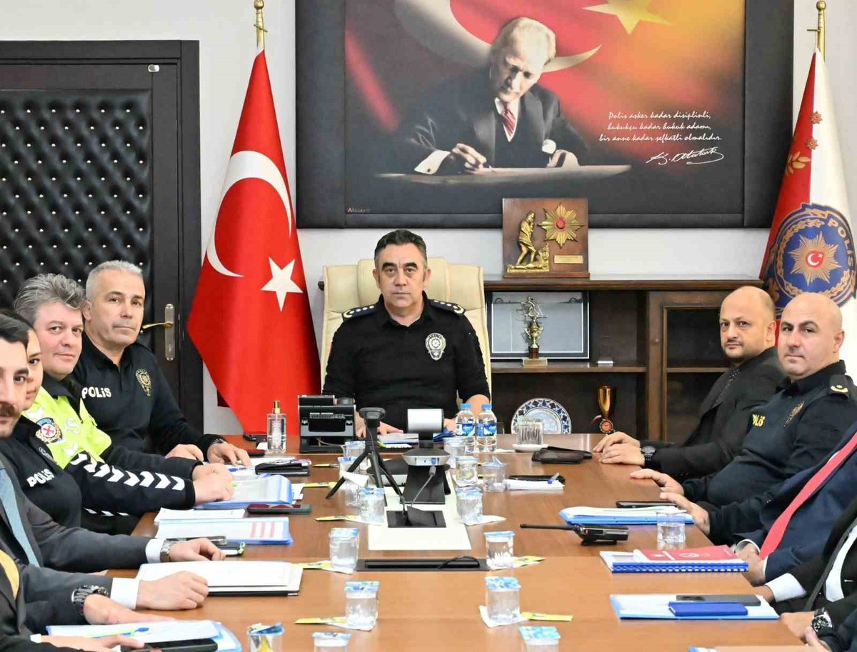 Kars\'ta okul güvenliği toplantısında 2026-2027 tedbirleri görüşüldü