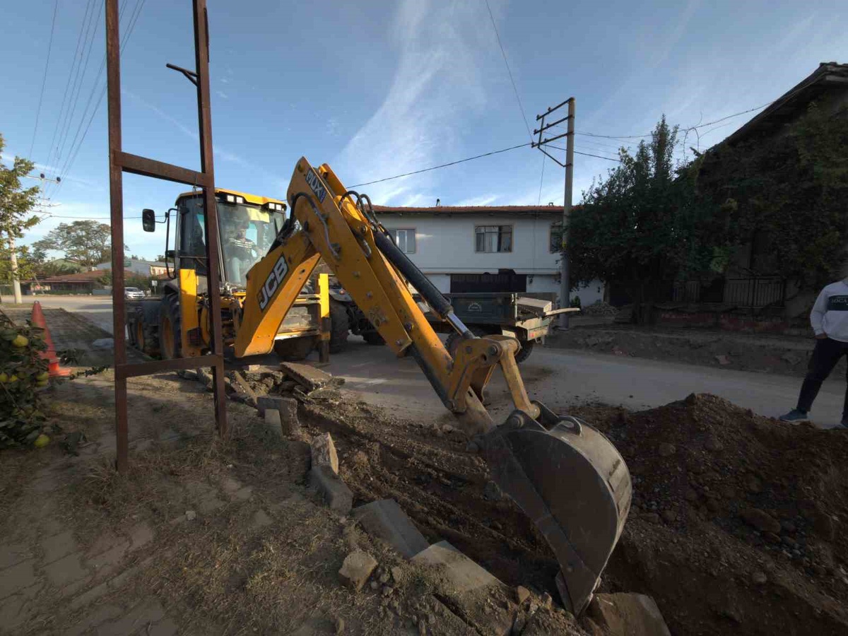 Kütahya Simav\'da Yeşilova Mahallesi\'ne doğalgaz hattı getiriliyor