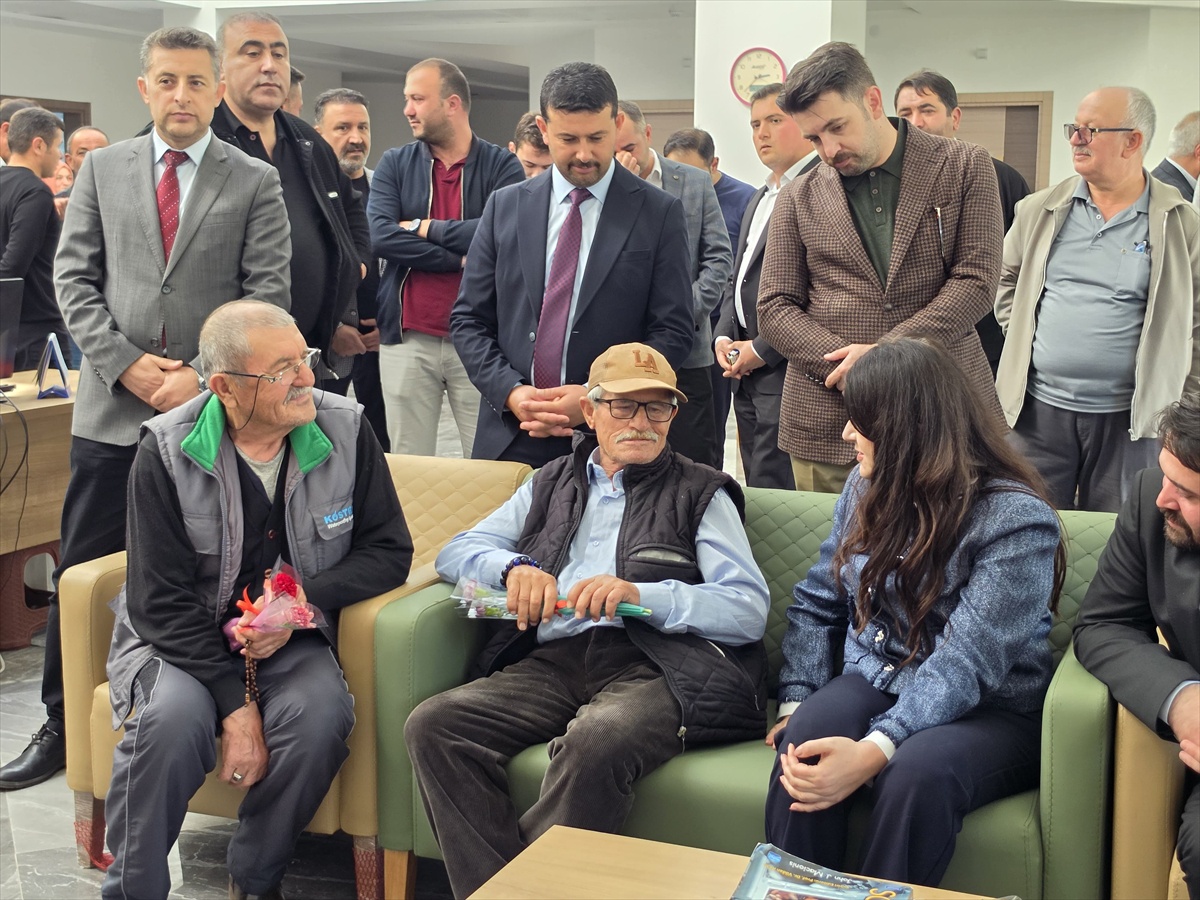 MHP\'li Yılık, Kurşunlu\'daki 72 kapasiteli huzurevi sakinleriyle buluştu