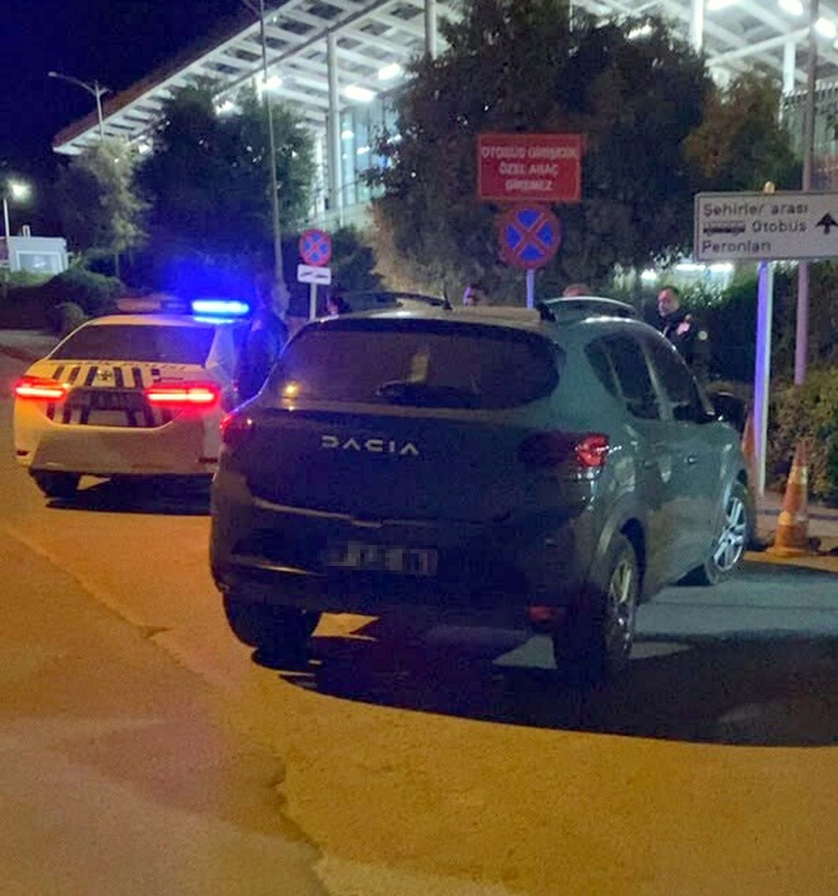 Muğla\'da korsan taksiciyi taksiciler yakalattı, sürücüye 100 bin lira ceza kesildi