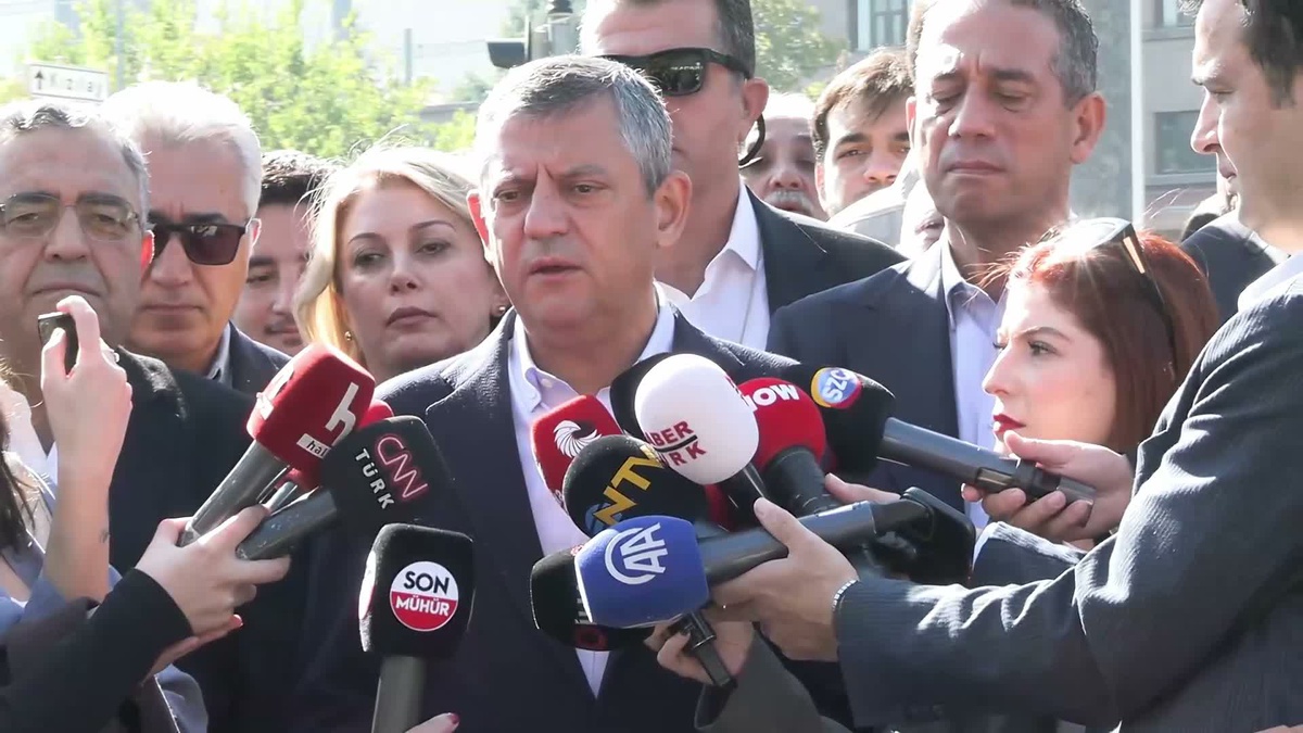 Özgür Özel: "Biliyorduysan Karşıyaka Belediye Başkanı\'nı niye ihraç etmedin? Niye disipline vermedin?"