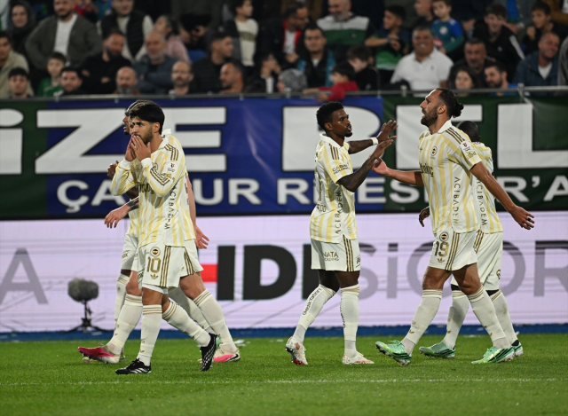 Rize'de gövde gösterisi! Fenerbahçe 3 puanı 3 golle aldı