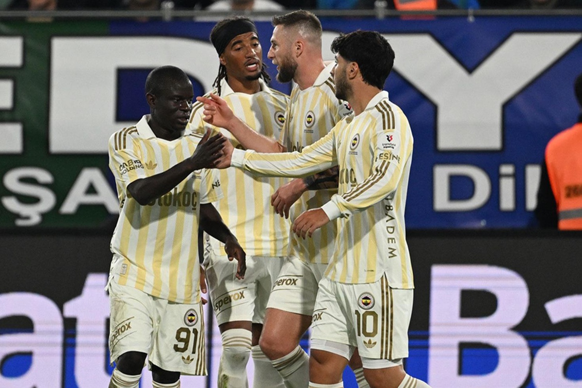 Rize\'de gövde gösterisi! Fenerbahçe 3 puanı 3 golle aldı
