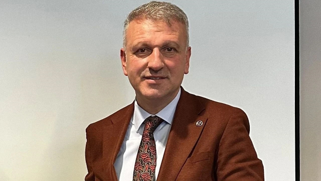 Sigara kararına Cumhurbaşkanı Başdanışmanı Oktay Saral'dan itiraz