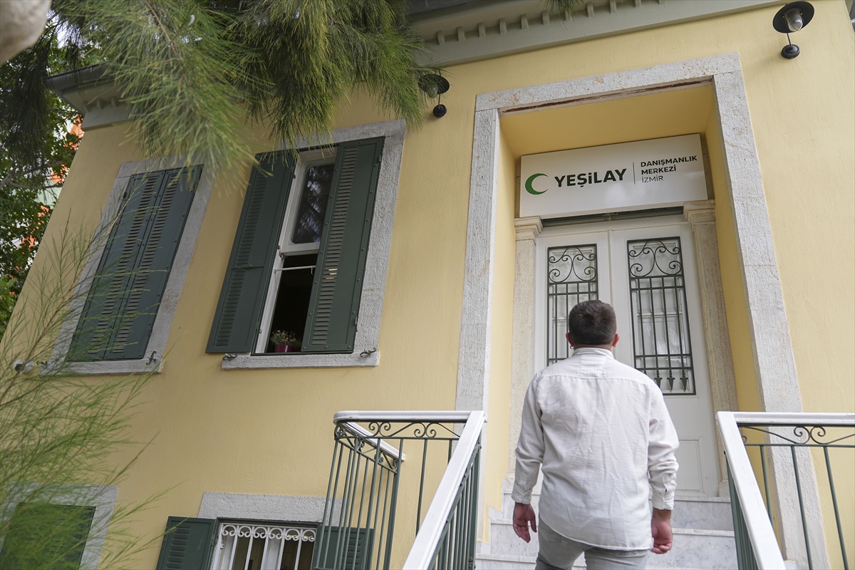Denizli ve İzmir\'de sigarayı bırakanlar, daha rahat nefes aldıklarını söyledi