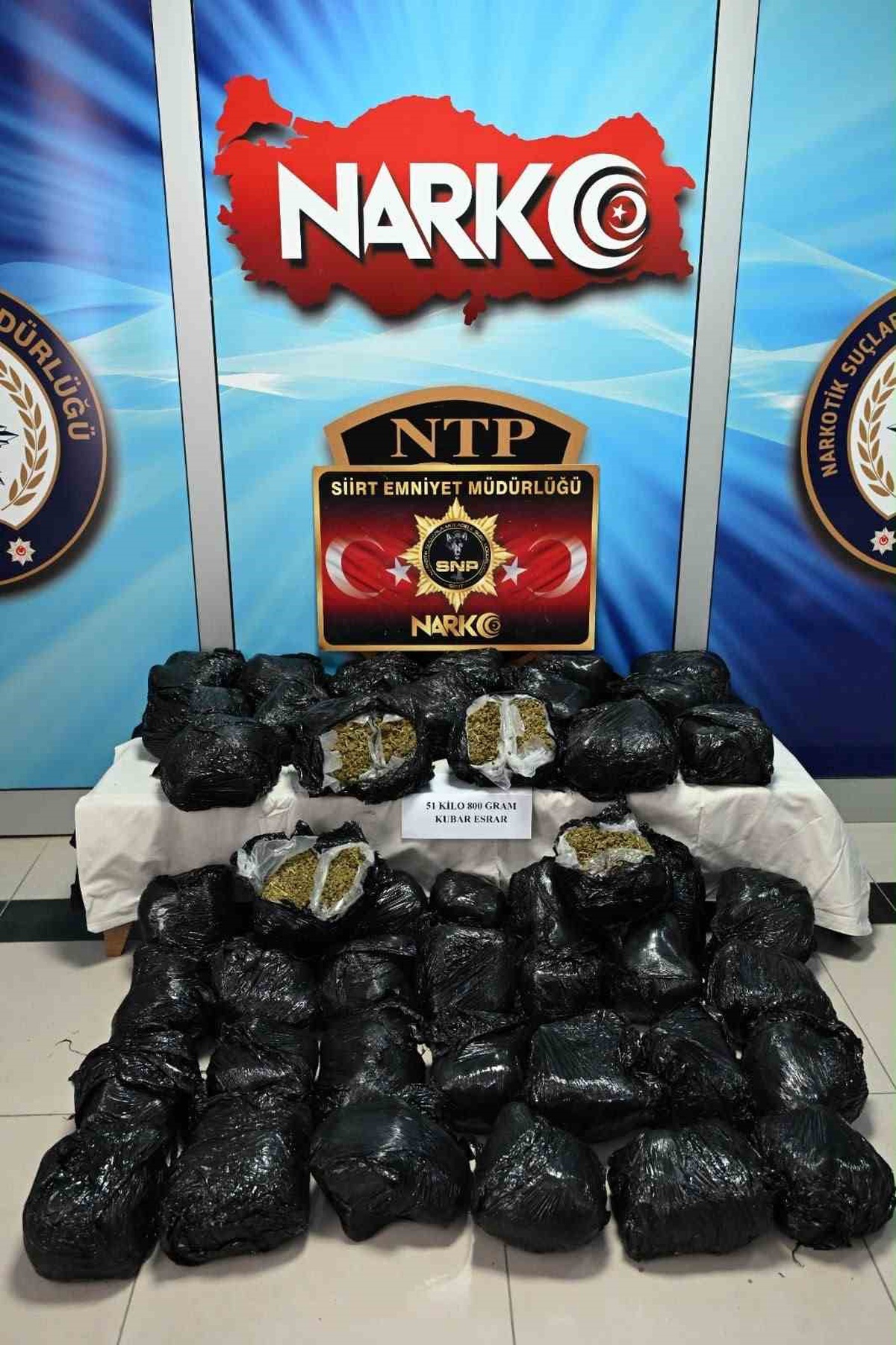 Siirt Baykan\'da araçta 51 kilo 800 gram esrar ele geçirildi, 1 şüpheli tutuklandı