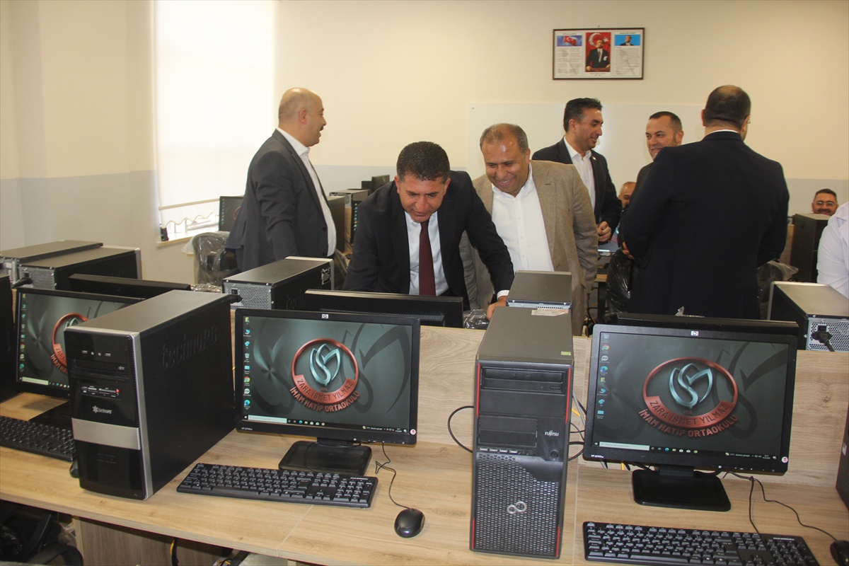 Sivas Zara\'da İmam Hatip Ortaokuluna 24 bilgisayarlı teknoloji sınıfı açıldı