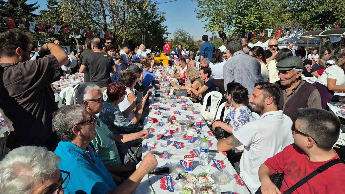 Tekirdağ\'da kırçma buluşması Türk ve Yunan mübadil torunlarını buluşturdu