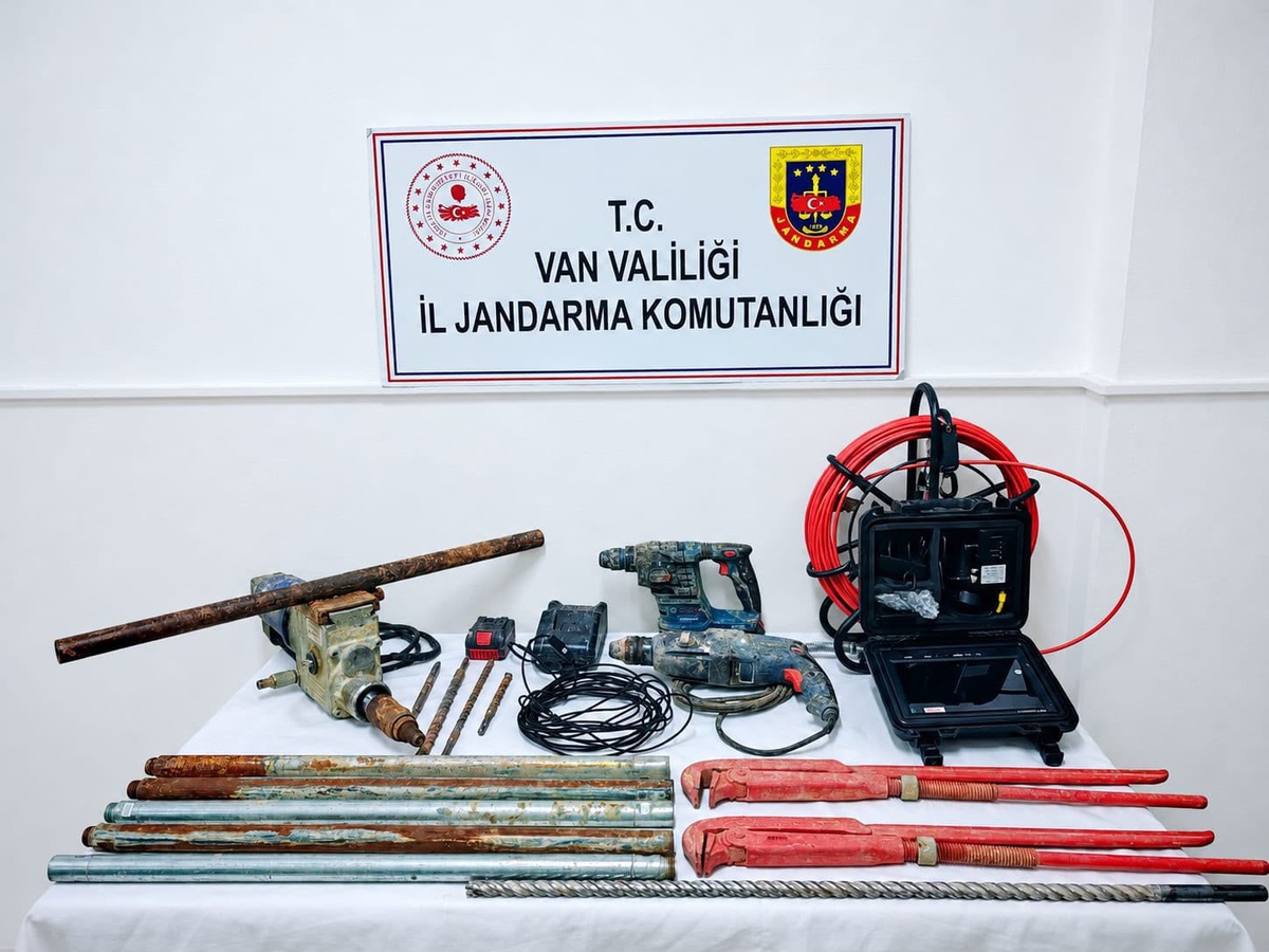 Van Çaldıran\'da sit alanında kaçak kazı operasyonunda 2 şüpheli suçüstü yakalandı