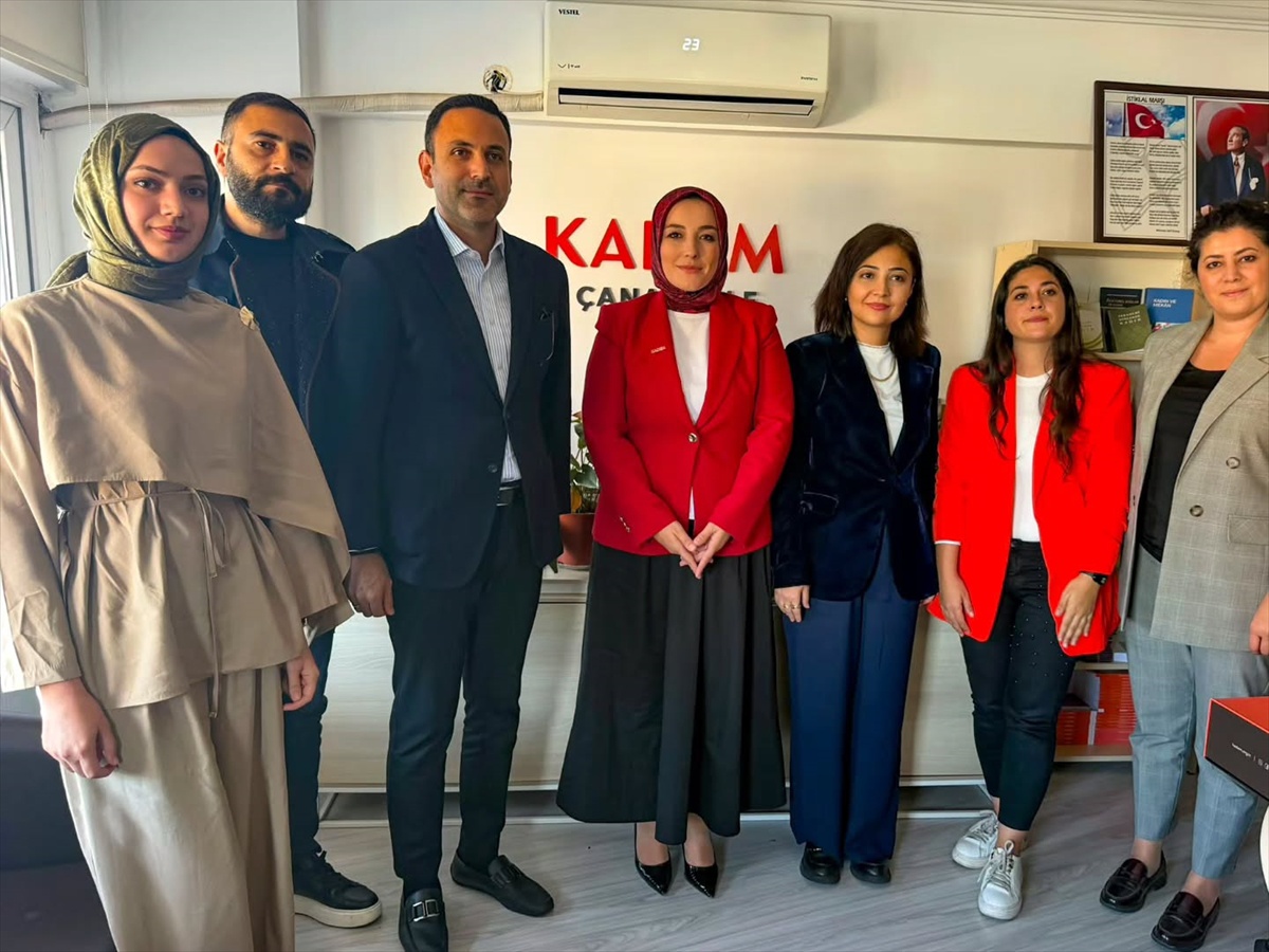 AK Parti MKYK üyesi Makas, KADEM Çanakkale İl Temsilcisi Esin\'i tebrik etti