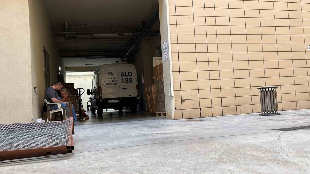 Alanya\'da oto yıkamadaki kavgada 2 kişi öldü, Ahmet Çatar\'ın cenazesi teslim alındı