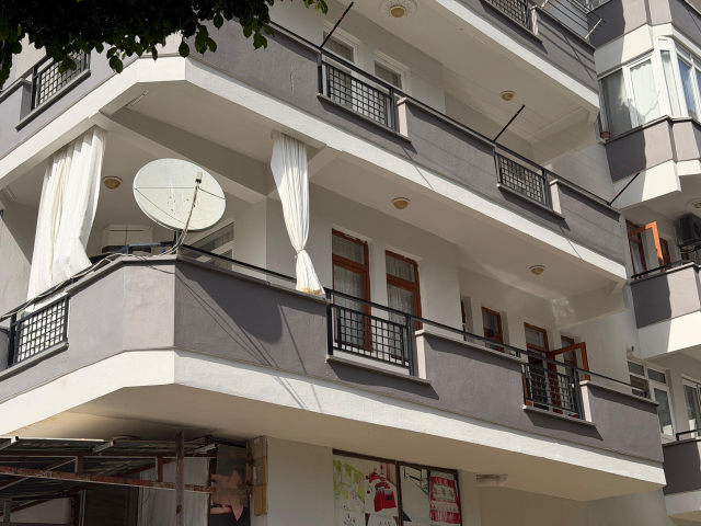 Alanya'da dehşet: Kız kardeşini balkondan attı, ardından kendini vurdu