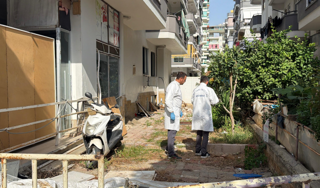 Alanya'da dehşet: Kız kardeşini balkondan attı, ardından kendini vurdu