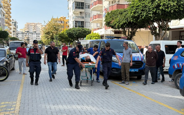 Alanya'da dehşet: Kız kardeşini balkondan attı, ardından kendini vurdu