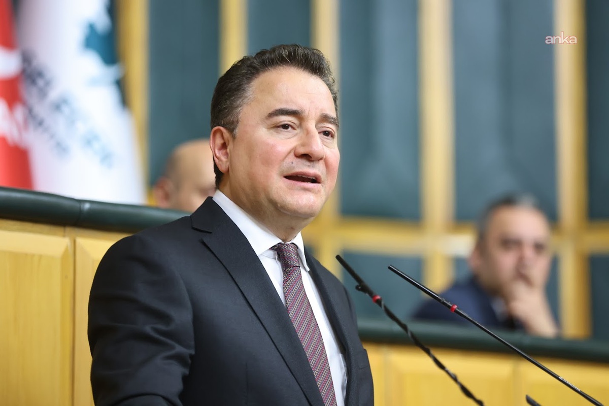 Babacan, Manisa Akhisar\'daki TIR ile otobüs kazası için başsağlığı diledi