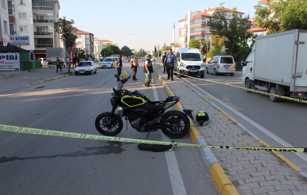 Aksaray\'da ölümlü kazada minibüs sürücüsü 3 yıl 4 ay hapis aldı, tahliye kararı çıktı