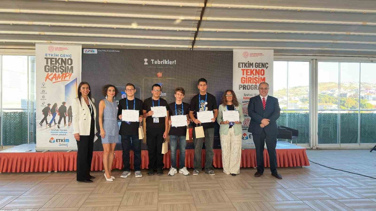 Aydın Lisesi öğrencileri 20 ilin katıldığı Genç Tekno Girişim Kampı\'nda birinci oldu