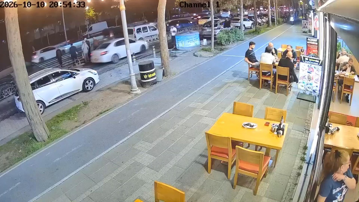 Beylikdüzü\'nde yere düşen Hakan Ercan\'a motosiklet çarptı, 65 yaşındaki adam öldü