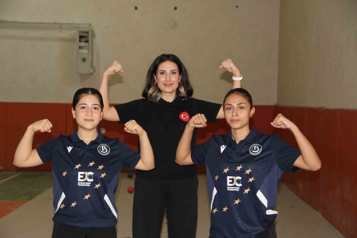 Boccede Gençler Avrupa şampiyonları Elif Aday ve Zilan Atilla Bingöl\'de çalışıyor