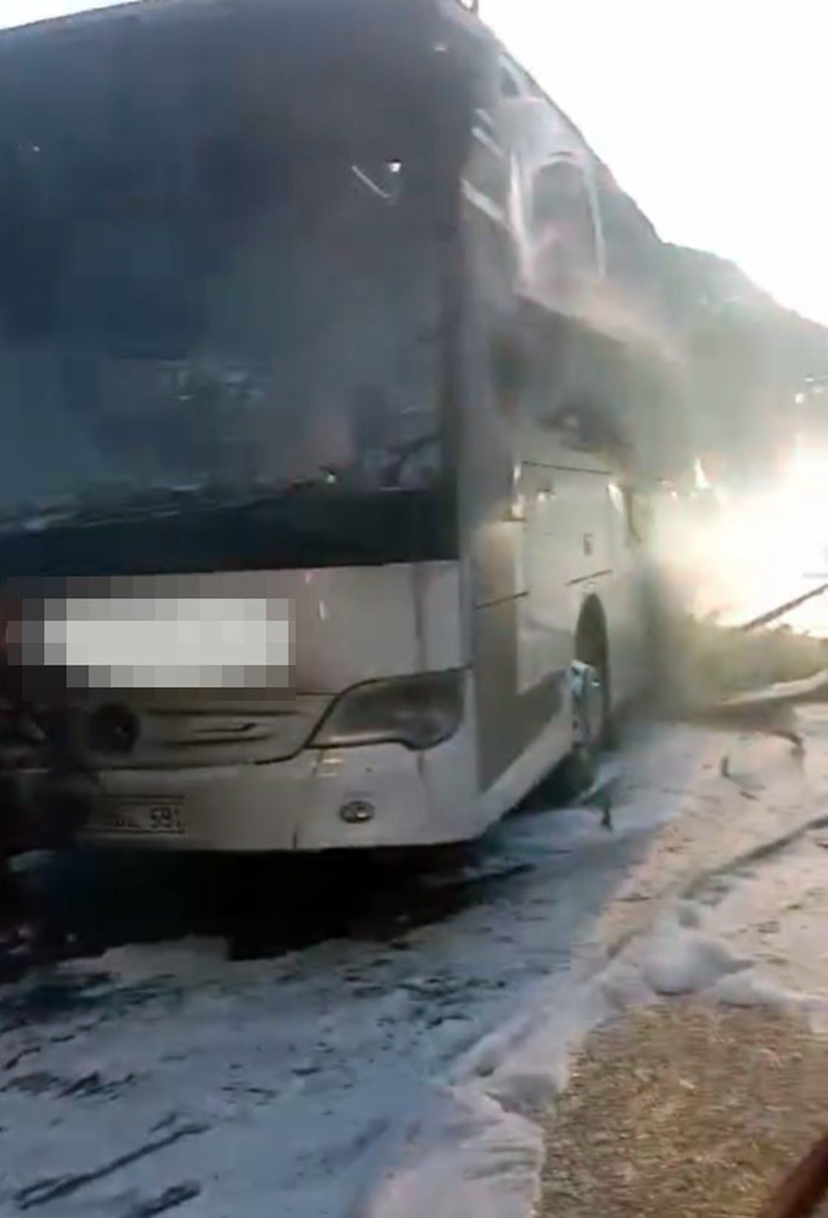 Bolu\'da yolcu otobüsünün motoru alev aldı, şoför yolcuları tahliye etti