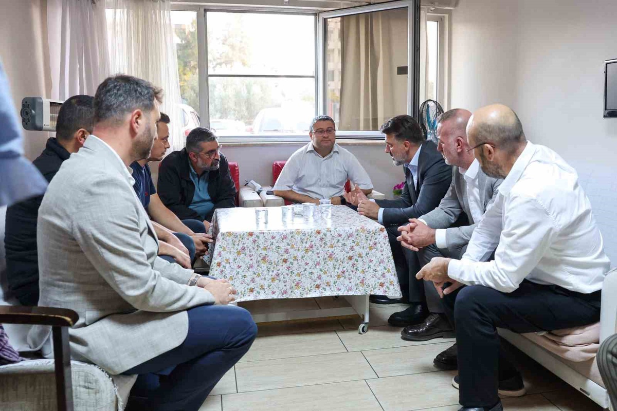 Bursa Büyükşehir Başkan Vekili Biba, Akhisar kazasında yaralıları ziyaret etti