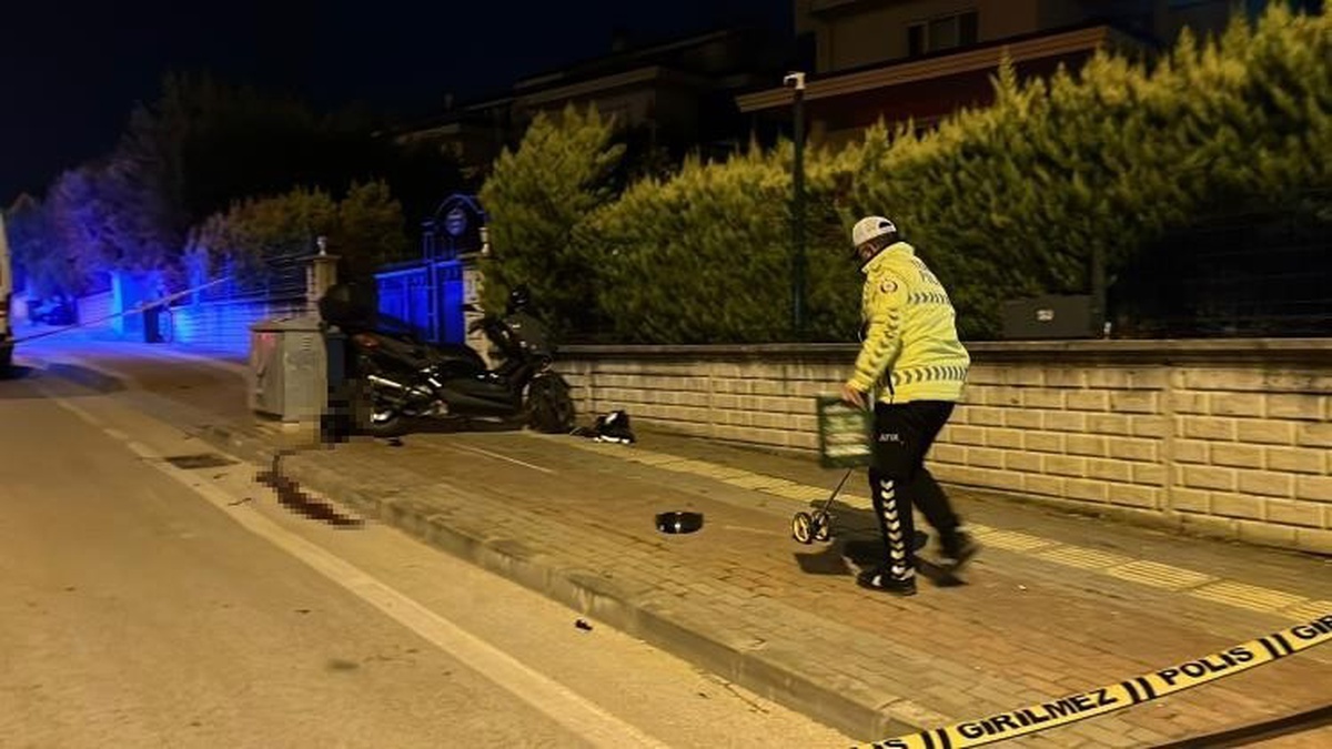 Bursa Nilüfer\'de 20 metre kontrolünü toparlayamayan motosikletli trafoya çarpıp öldü