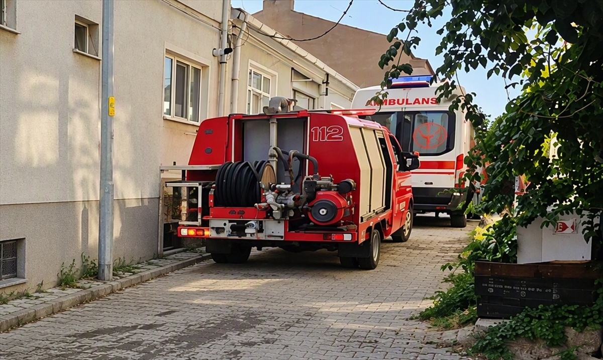 Gelibolu\'da banyodan çıkmayan 55 yaşındaki kişi hayatını kaybetti