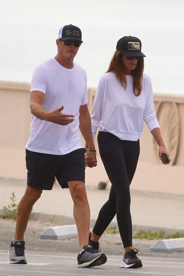 Cindy Crawford, oğlunun ölümünden sonra eşiyle ilk kez görüntülendi