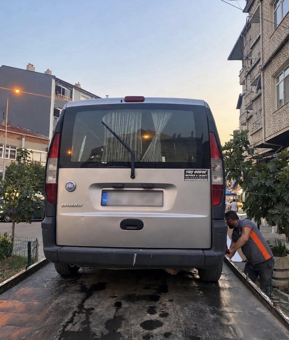 Edirne Uzunköprü\'de araçta 14 kaçak göçmen yakalandı, sürücü adliyeye sevk edildi