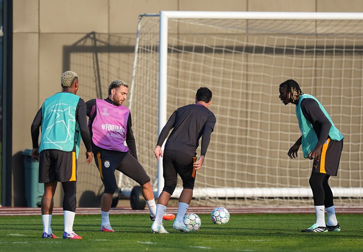 Galatasaray, Barcelona hazırlıklarını Kemerburgaz\'da Okan Buruk yönetiminde sürdürdü