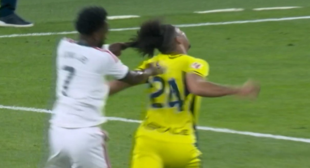 Hakemin üzerine yürüdüler! Olaylı maçta kazanan Real Madrid