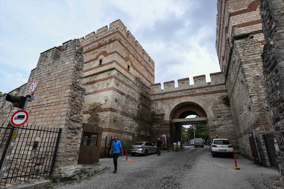 Belgradkapı çevresindeki kitabe surların yaklaşık 60 günde onarıldığını gösteriyor